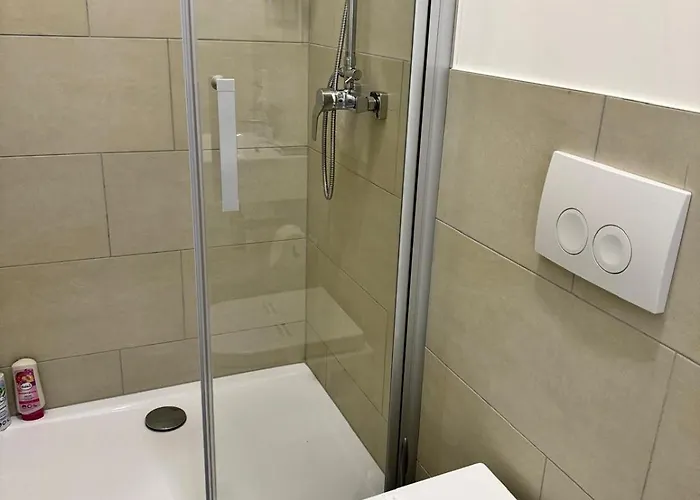 Heaven Homes - Privatzimmer mit Bad im Herzen von Düsseldorf Privatunterkunft *